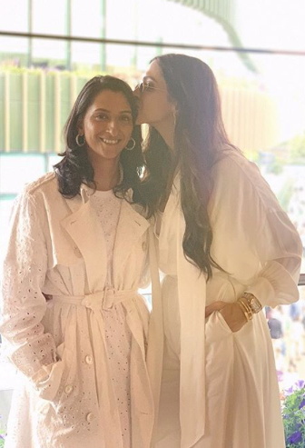 Deepika attends Wimbledon final with sister Anisha