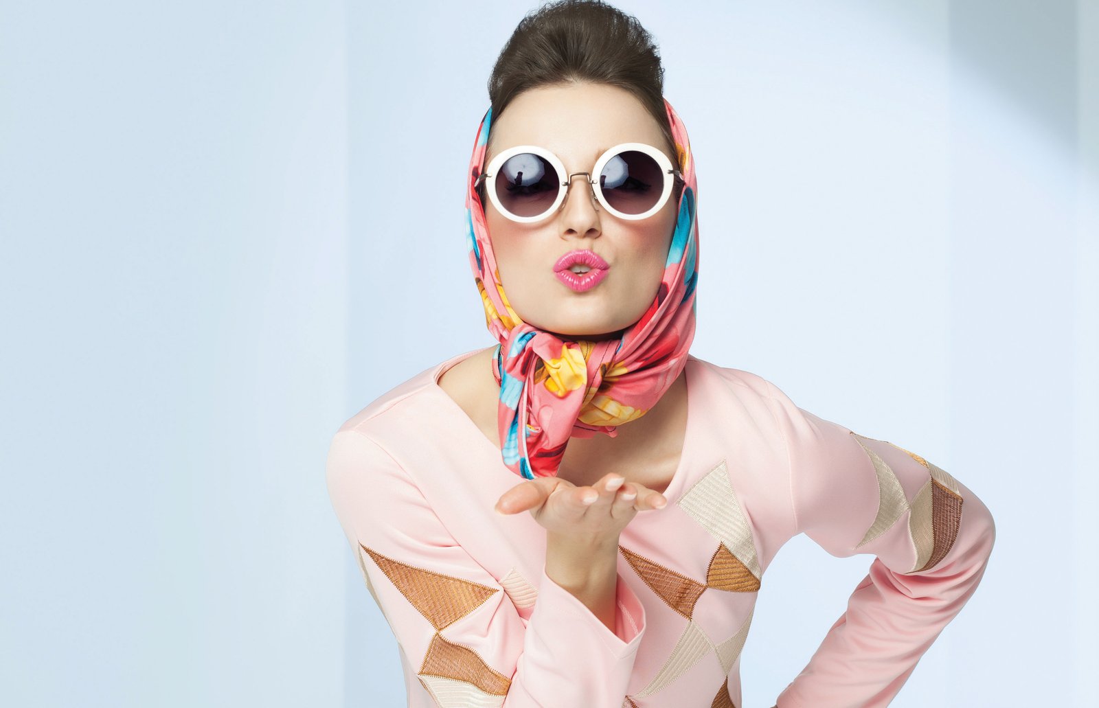 How to wear accessories to complete your look